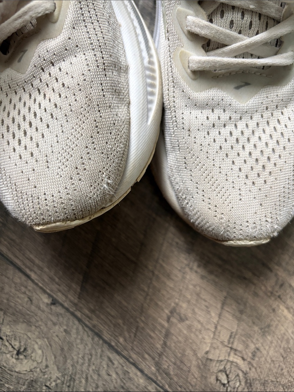 Brooks Women's Running Shoes in Light Beige/Off-White - Picture 9 of 9